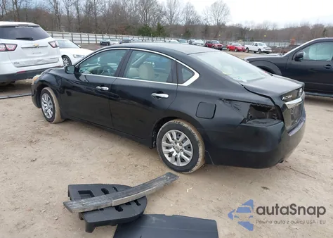 2015 Nissan Altima 2.5 из США, поврежденный, VIN 1N4AL3AP8FC177384